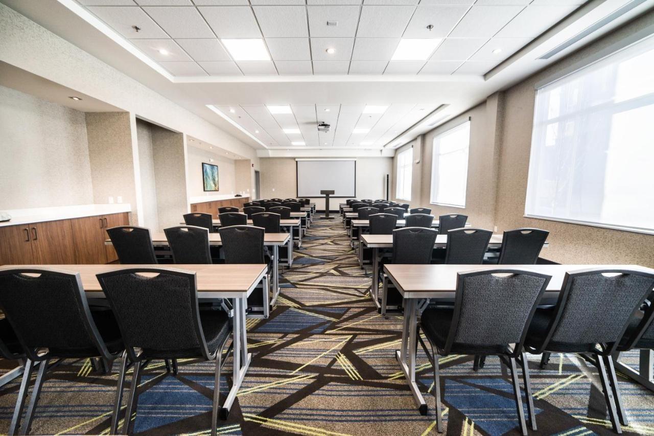 Holiday Inn Express & Suites - West Edmonton-Mall Area By Ihg Εξωτερικό φωτογραφία
