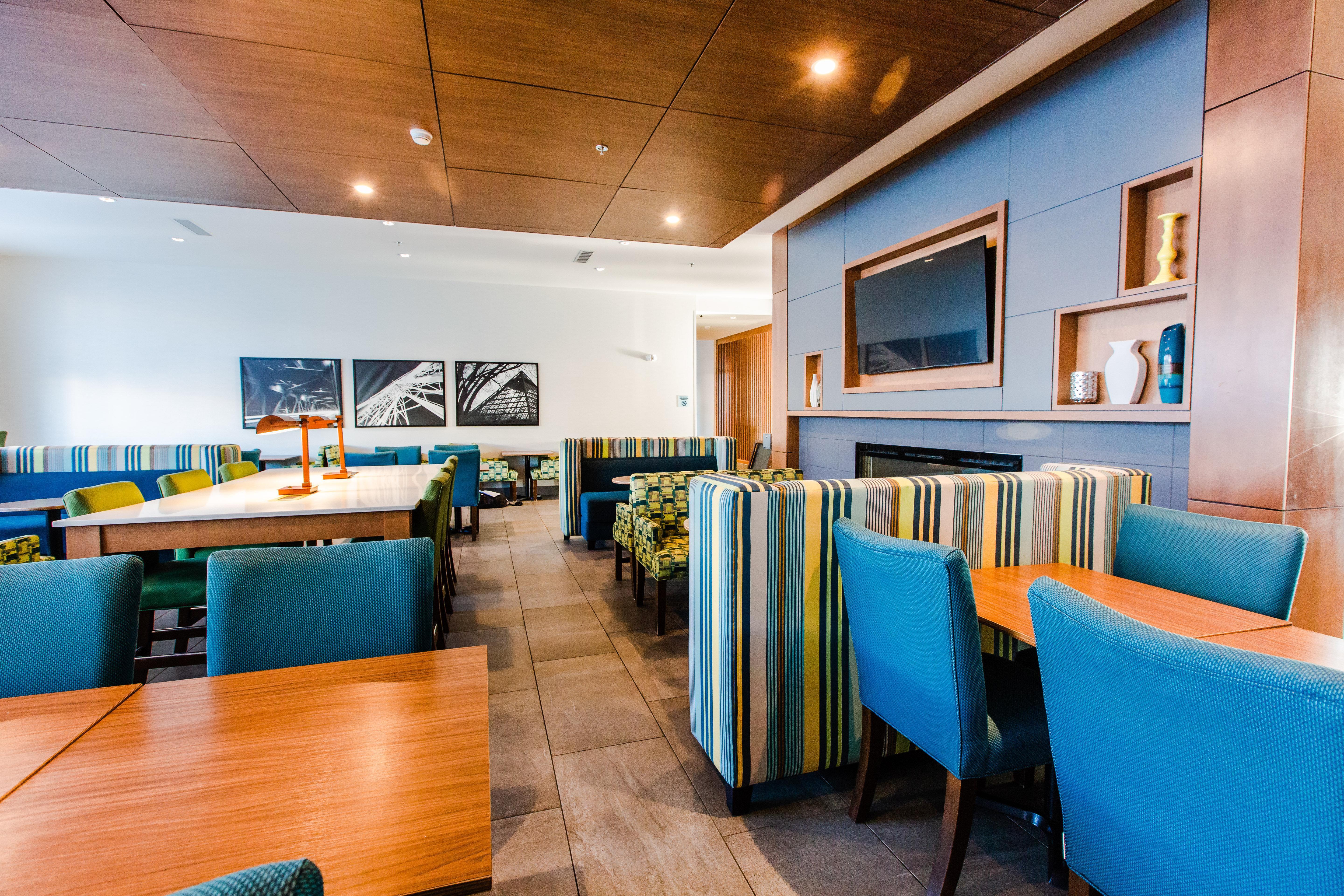 Holiday Inn Express & Suites - West Edmonton-Mall Area By Ihg Εξωτερικό φωτογραφία