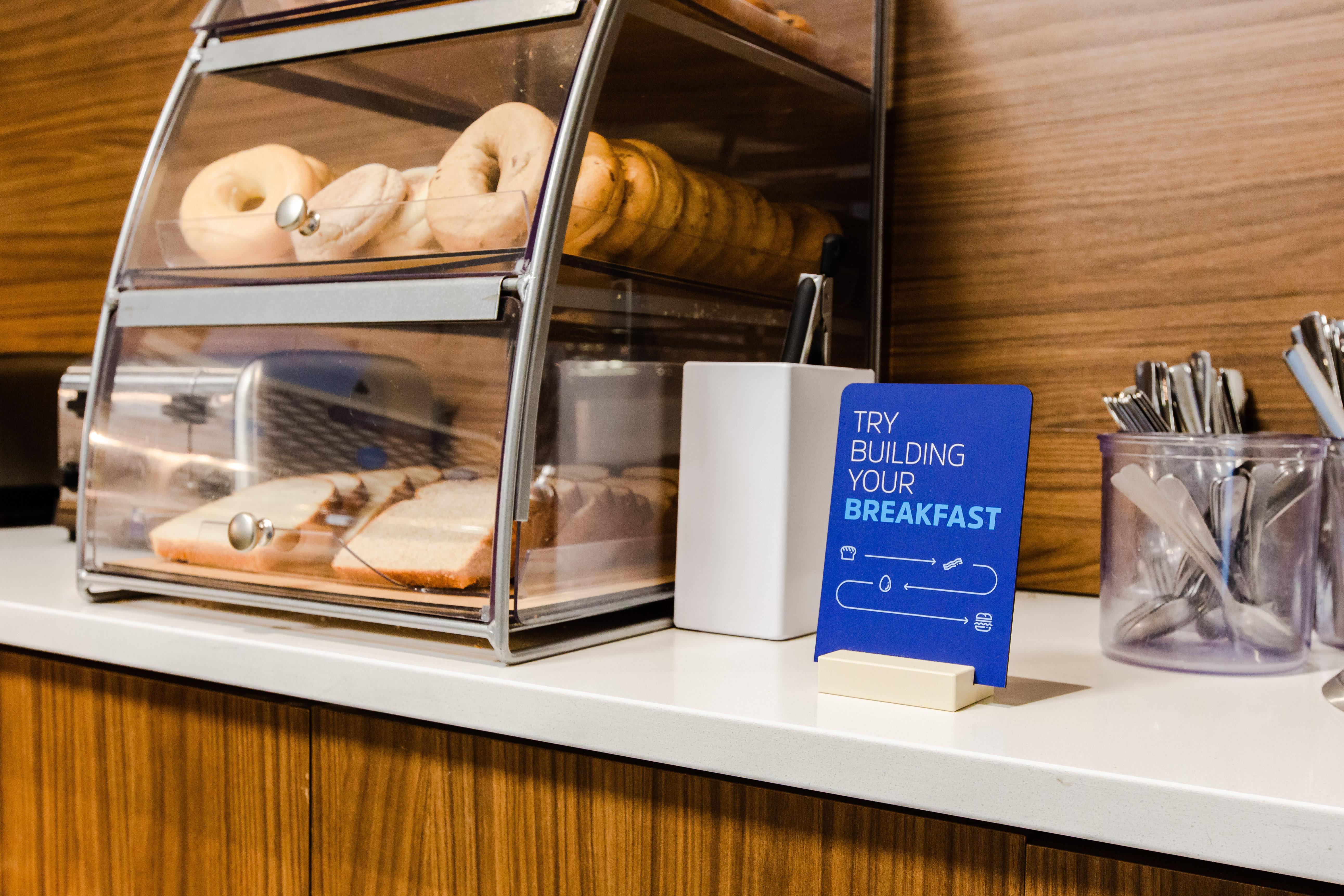 Holiday Inn Express & Suites - West Edmonton-Mall Area By Ihg Εξωτερικό φωτογραφία