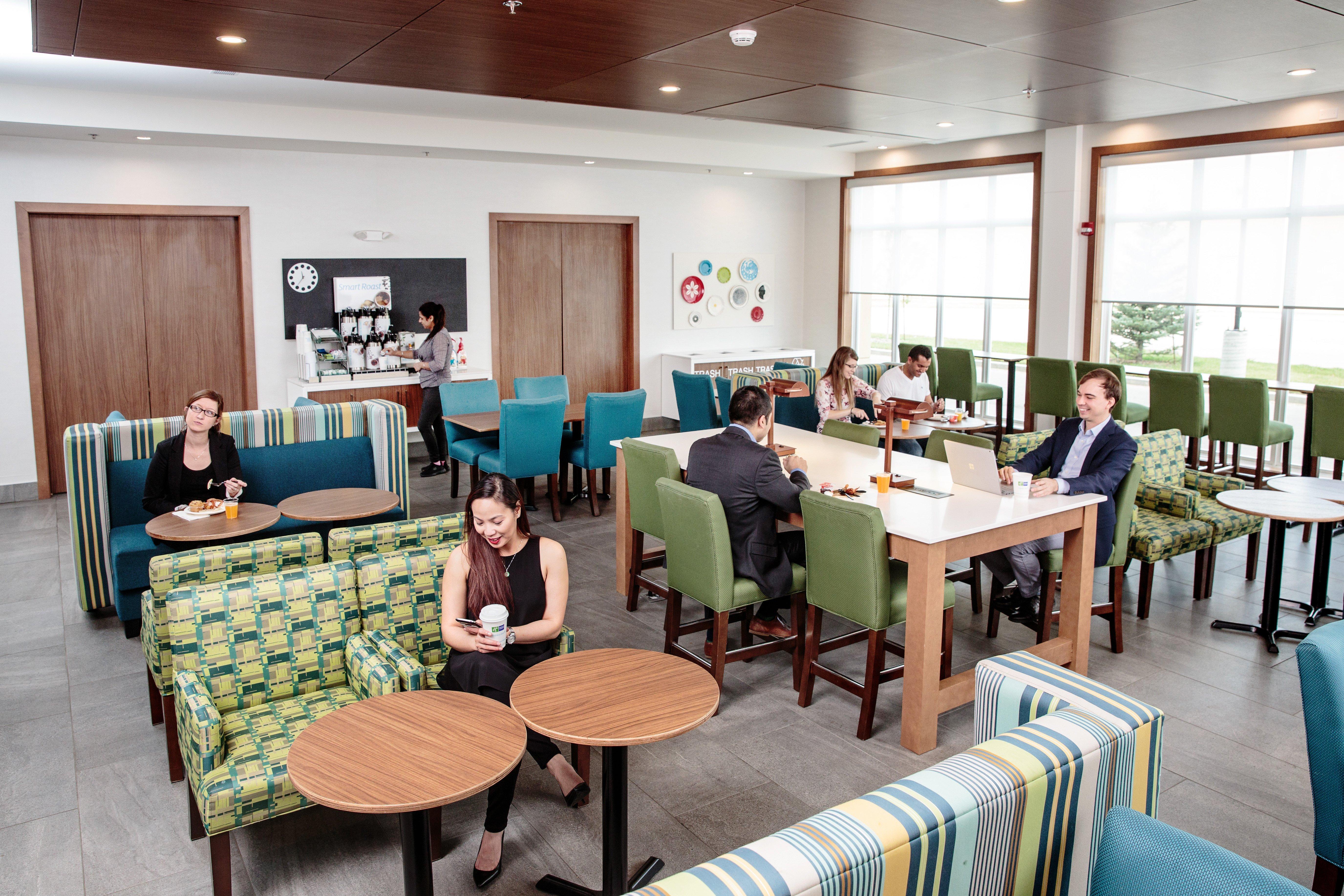 Holiday Inn Express & Suites - West Edmonton-Mall Area By Ihg Εξωτερικό φωτογραφία